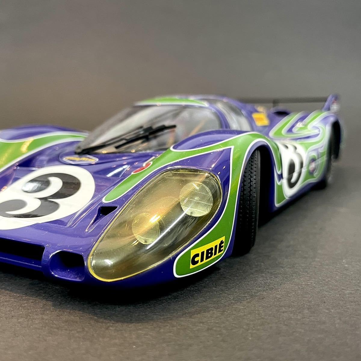 オートアート製 ポルシェ９１７　１９７０ル・マン優勝車　1/18 　中古品 1/18 オートアート ポルシェ 917K #23 1970 ルマン優勝車 レア